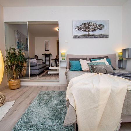 Oasis Apartment Pula Bagian luar foto