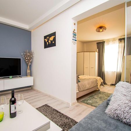 Oasis Apartment Pula Bagian luar foto