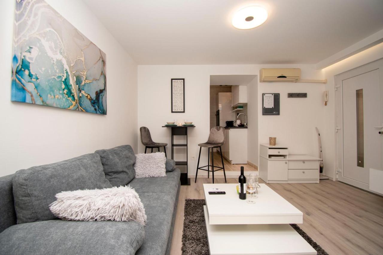 Oasis Apartment Pula Bagian luar foto