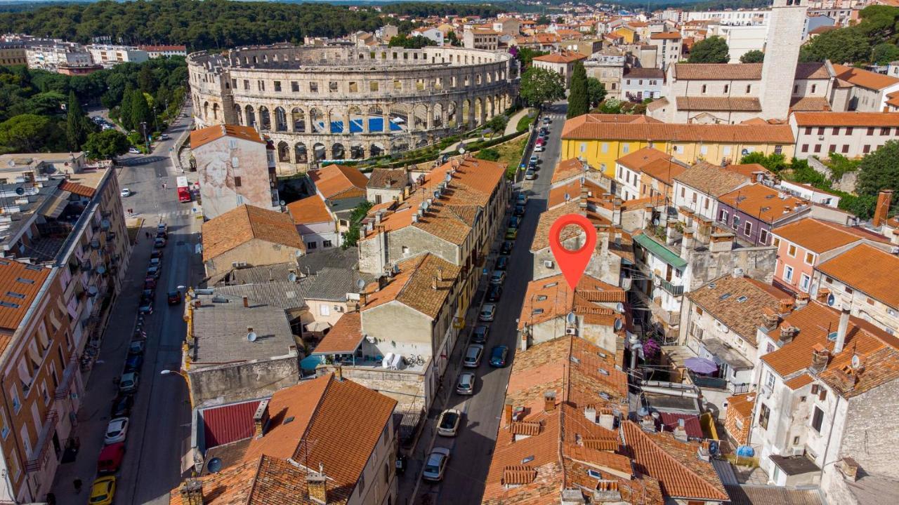 Oasis Apartment Pula Bagian luar foto
