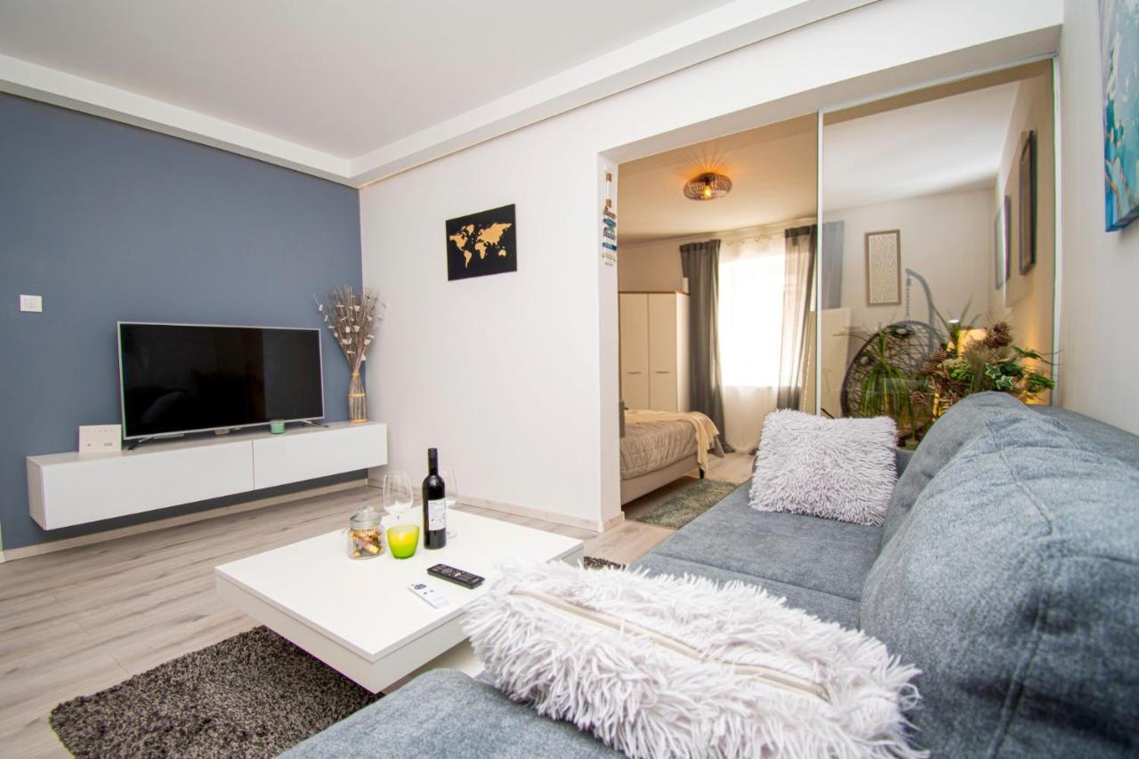 Oasis Apartment Pula Bagian luar foto