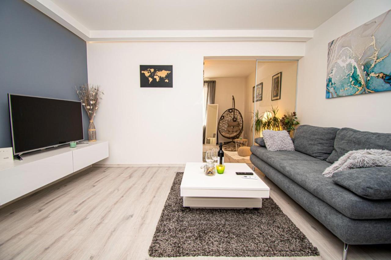 Oasis Apartment Pula Bagian luar foto
